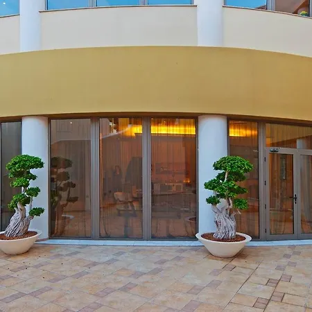 La Marquise Luxury Complex Resort