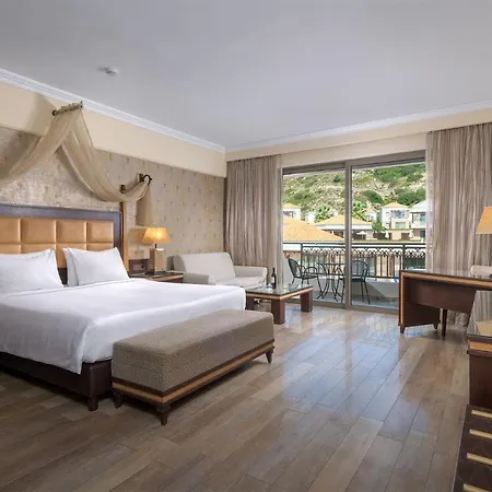 La Marquise Luxury Complex Resort