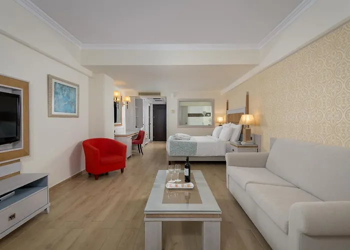 La Marquise Luxury Complex Feriested