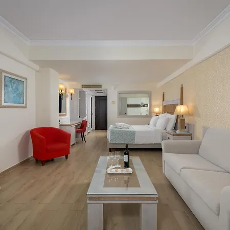 La Marquise Luxury Complex Feriested