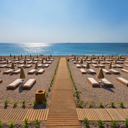 Resort La Marquise Luxury Complex