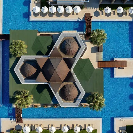 La Marquise Luxury Complex Resort