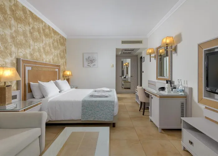 La Marquise Luxury Complex Φαληράκι