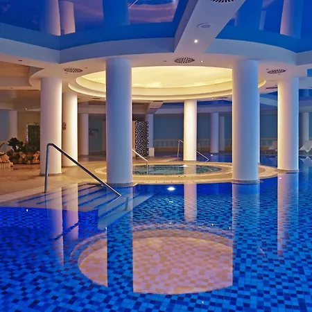 אתר נופש La Marquise Luxury Complex