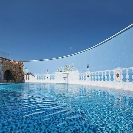 Resort La Marquise Luxury Complex 5*