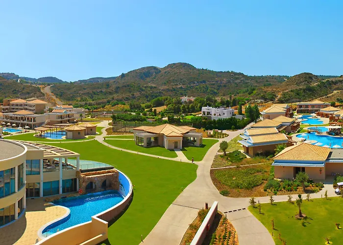 אתר נופש La Marquise Luxury Complex פליראקי